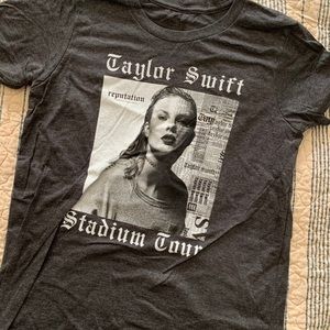Taylor Swift Reputation Tour Youth T-Shirt M/L